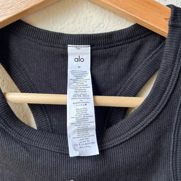 ALO Yoga Black White Aspire Cropped Tank Top Sz M - Picture 11 of 12